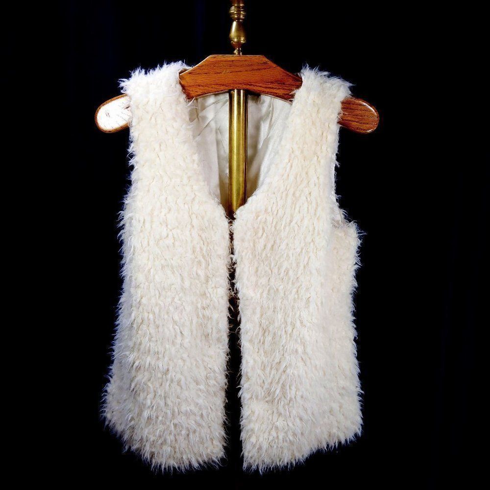 New Look Faux Fur Off White Fuzzy Vest